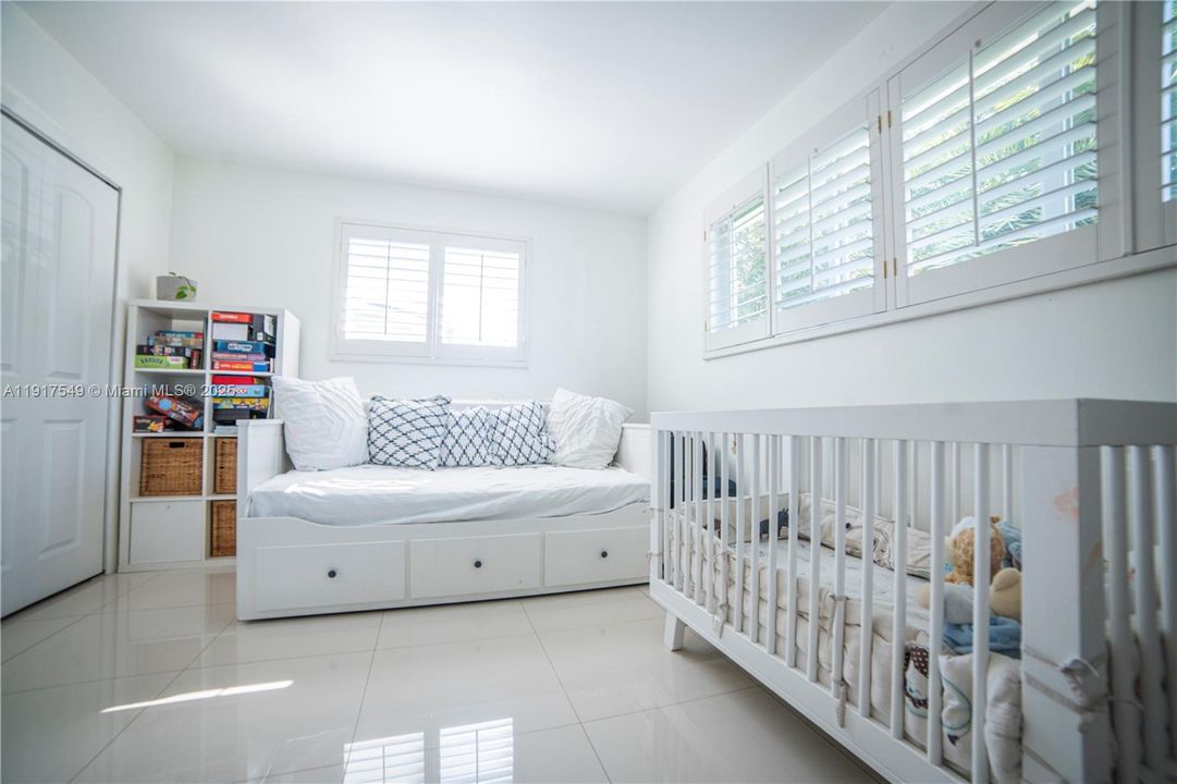 Active With Contract: $1,530,000 (3 beds, 2 baths, 1819 Square Feet)