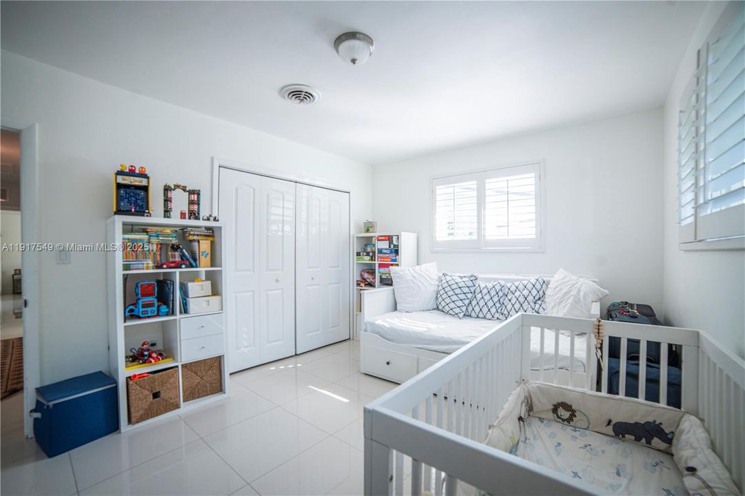 Active With Contract: $1,530,000 (3 beds, 2 baths, 1819 Square Feet)