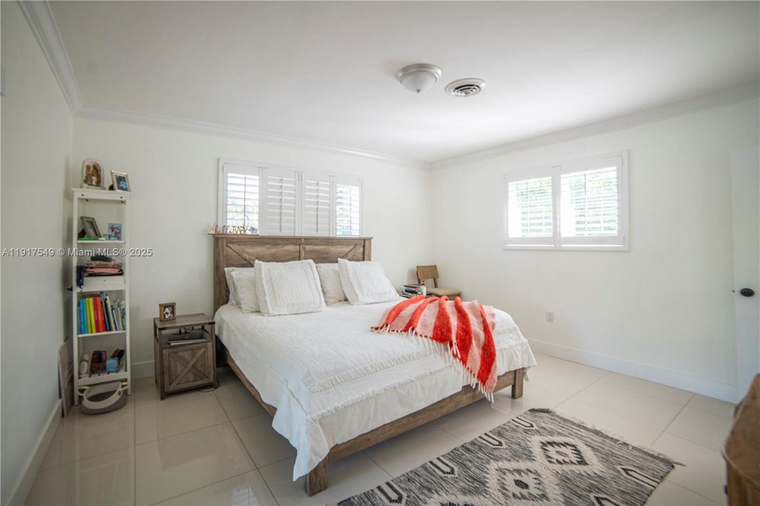Active With Contract: $1,530,000 (3 beds, 2 baths, 1819 Square Feet)