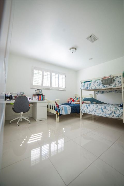 Active With Contract: $1,530,000 (3 beds, 2 baths, 1819 Square Feet)