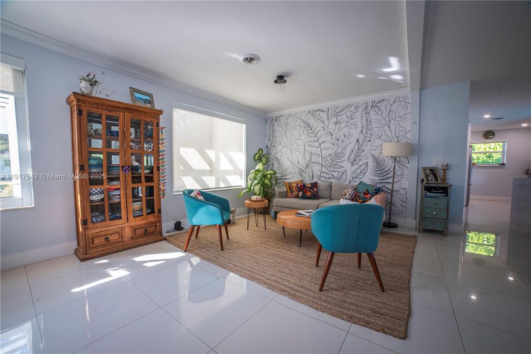 Active With Contract: $1,530,000 (3 beds, 2 baths, 1819 Square Feet)