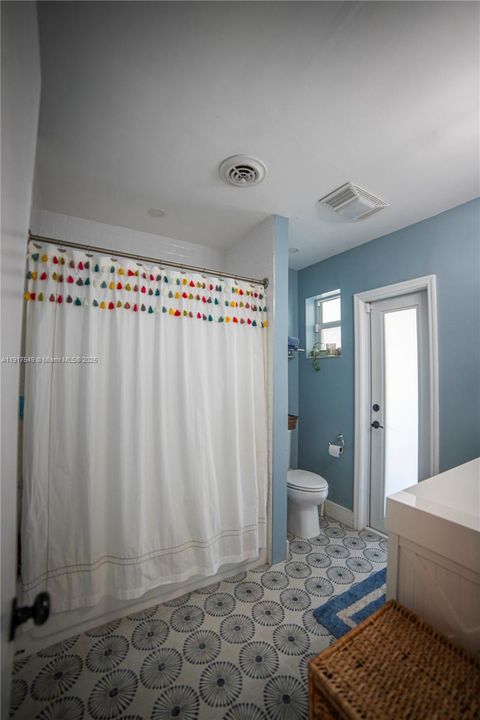 Active With Contract: $1,530,000 (3 beds, 2 baths, 1819 Square Feet)