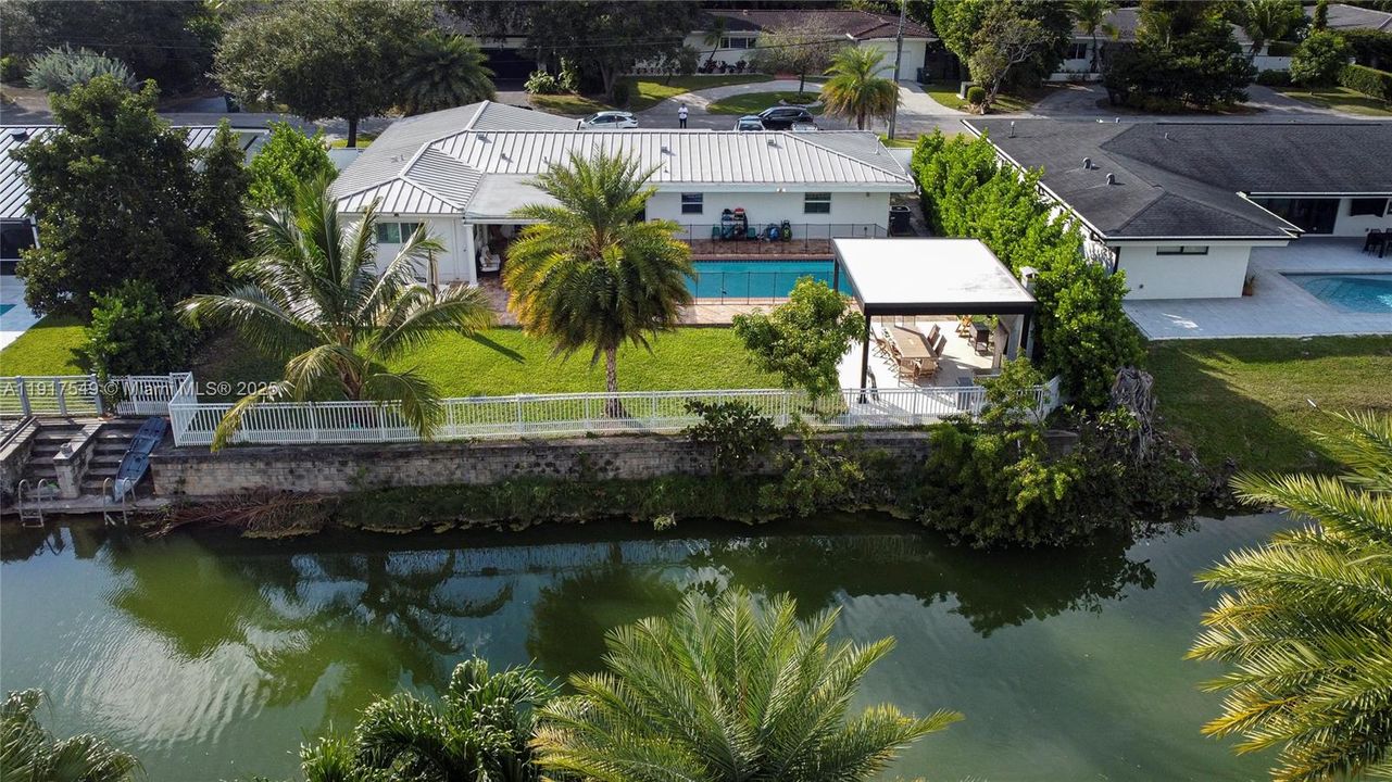 Active With Contract: $1,530,000 (3 beds, 2 baths, 1819 Square Feet)