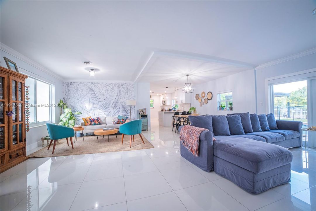 Active With Contract: $1,530,000 (3 beds, 2 baths, 1819 Square Feet)