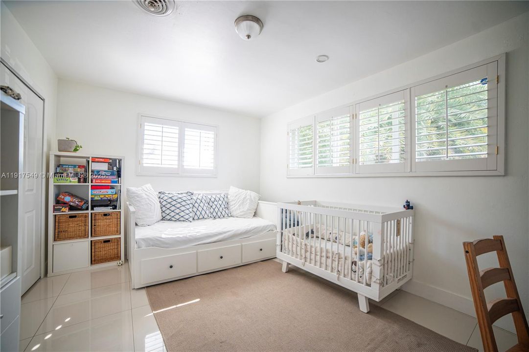 Active With Contract: $1,530,000 (3 beds, 2 baths, 1819 Square Feet)