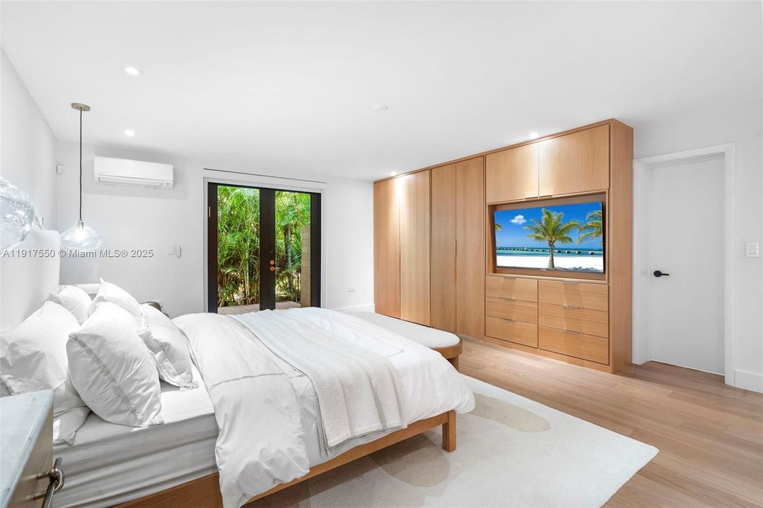 For Sale: $3,800,000 (4 beds, 3 baths, 3727 Square Feet)