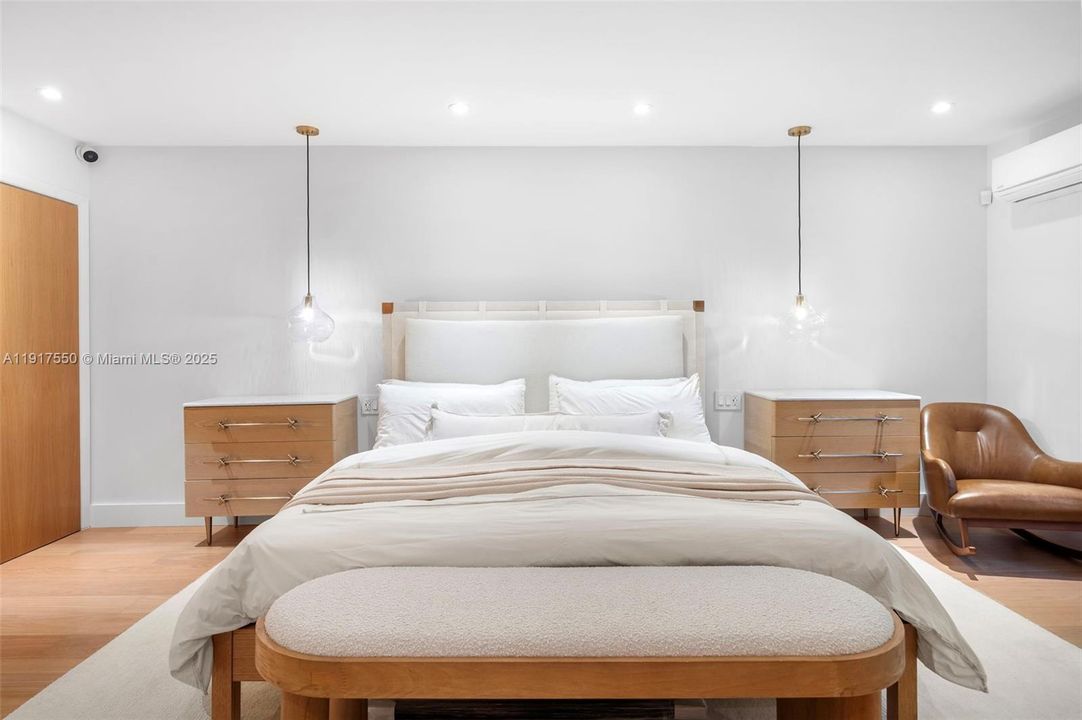 For Sale: $3,800,000 (4 beds, 3 baths, 3727 Square Feet)