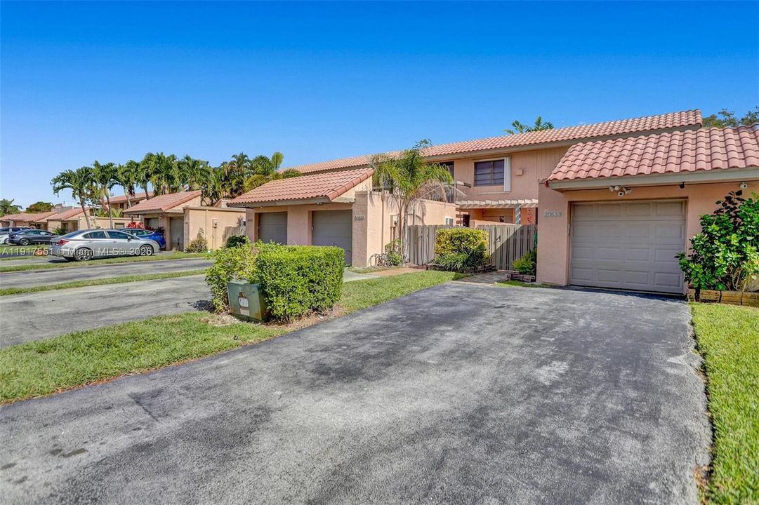 待售: $499,000 (3 贝兹, 2 浴室, 2070 平方英尺)