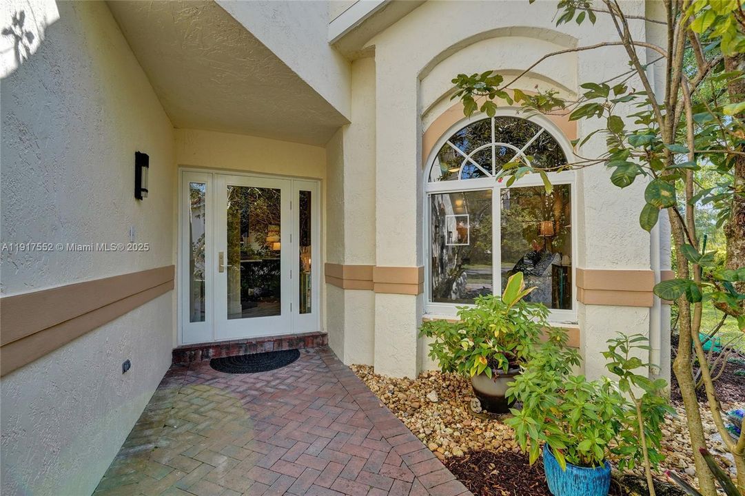 Active With Contract: $695,000 (3 beds, 3 baths, 1961 Square Feet)