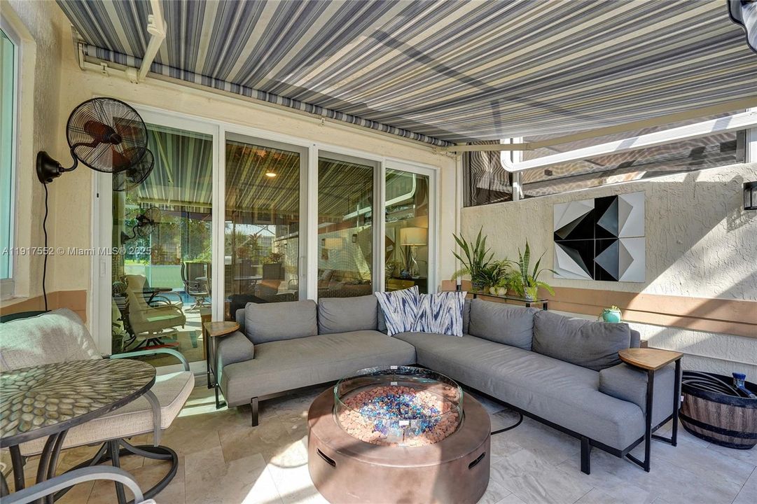 Active With Contract: $695,000 (3 beds, 3 baths, 1961 Square Feet)