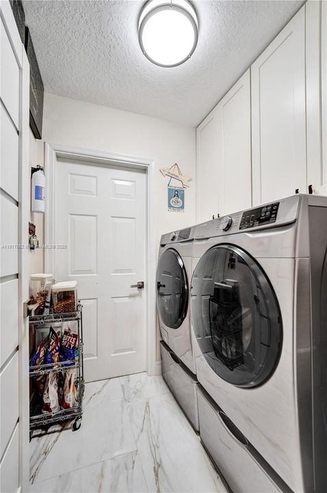 Active With Contract: $695,000 (3 beds, 3 baths, 1961 Square Feet)