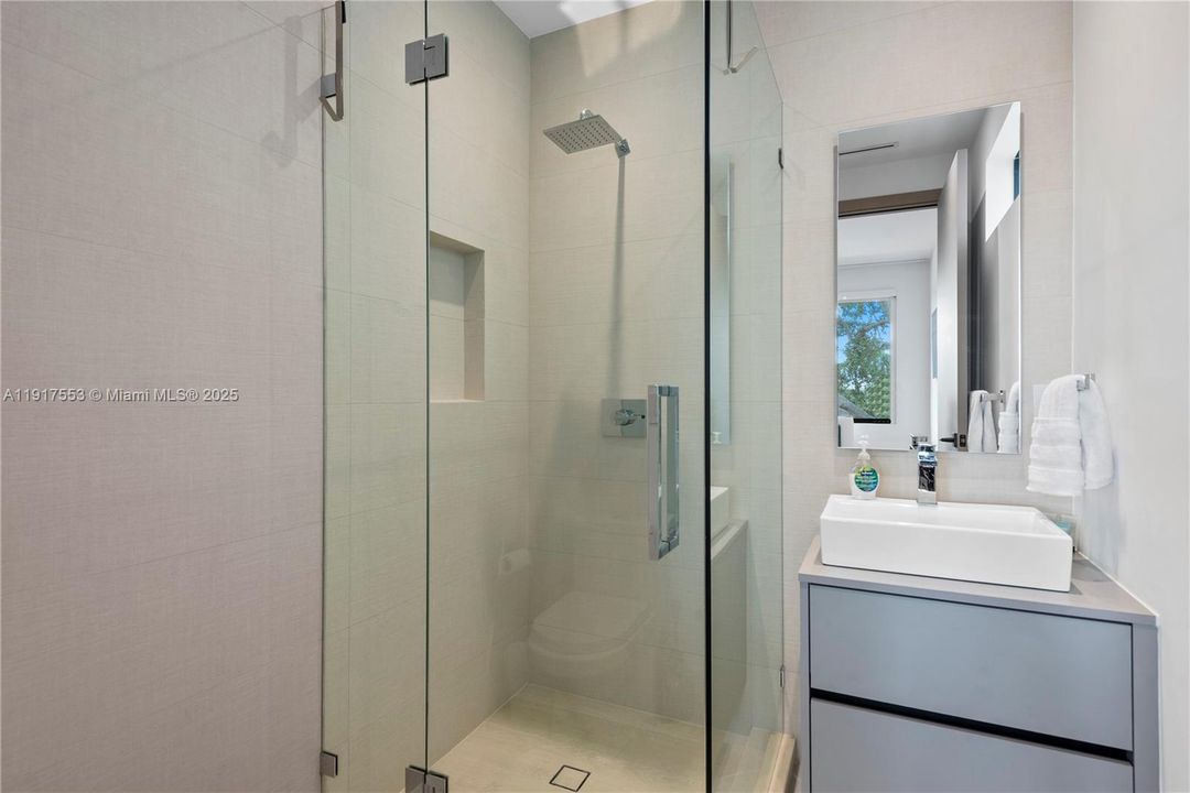 En Renta: $50,000 (9 camas, 9 baños, 5123 Pies cuadrados)