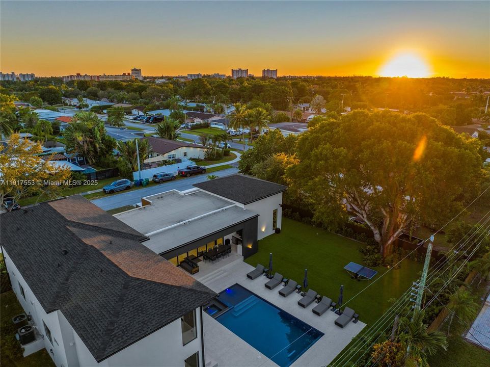 En Renta: $50,000 (9 camas, 9 baños, 5123 Pies cuadrados)