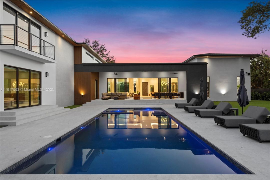 En Renta: $50,000 (9 camas, 9 baños, 5123 Pies cuadrados)