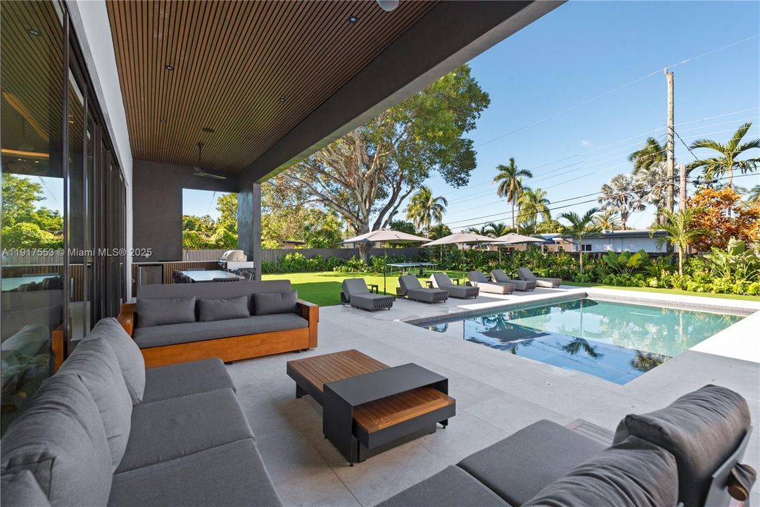 En Renta: $50,000 (9 camas, 9 baños, 5123 Pies cuadrados)