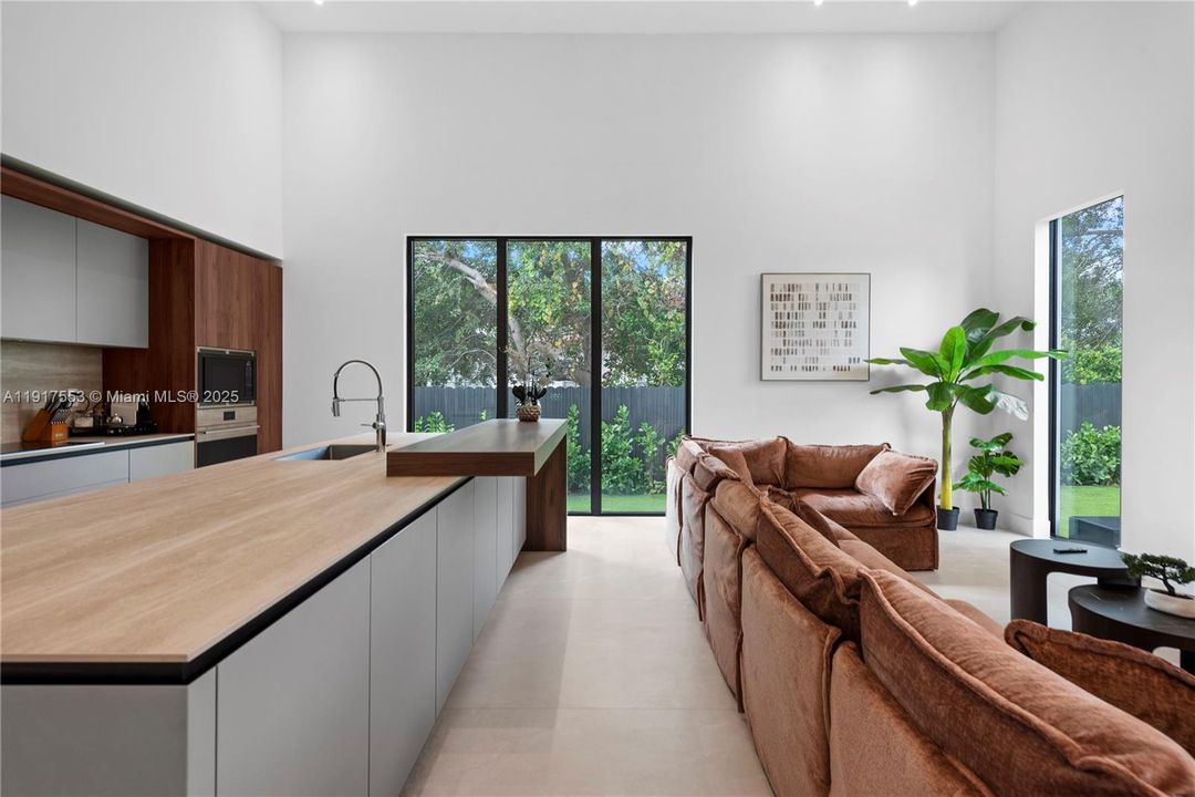 En Renta: $50,000 (9 camas, 9 baños, 5123 Pies cuadrados)