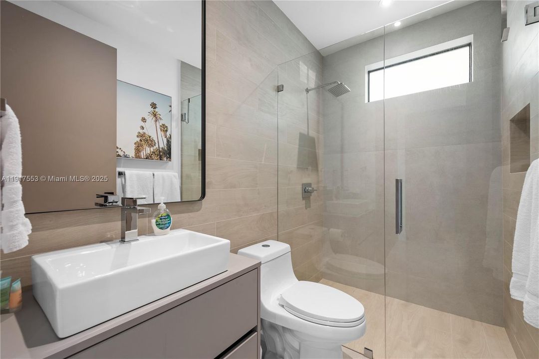 En Renta: $50,000 (9 camas, 9 baños, 5123 Pies cuadrados)