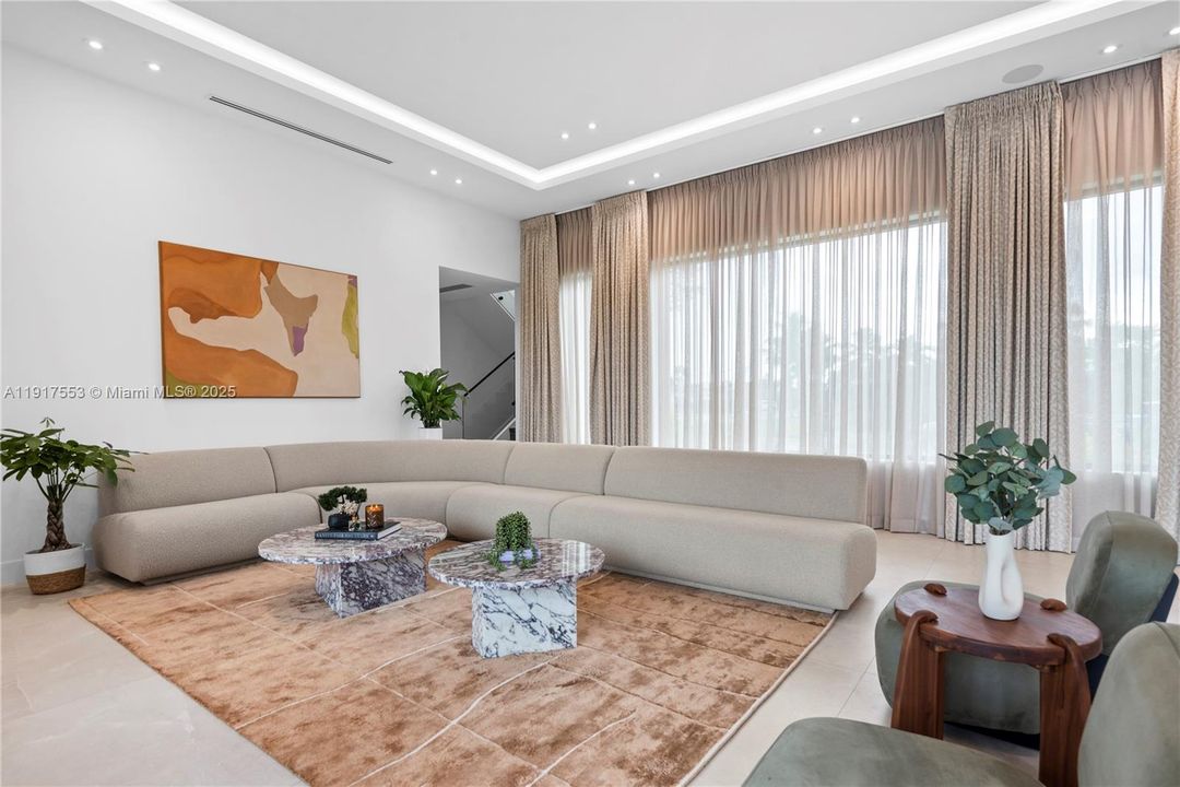 En Renta: $50,000 (9 camas, 9 baños, 5123 Pies cuadrados)