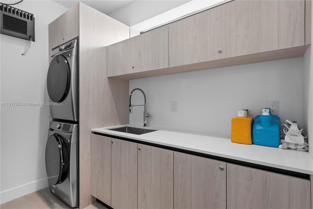 En Renta: $50,000 (9 camas, 9 baños, 5123 Pies cuadrados)