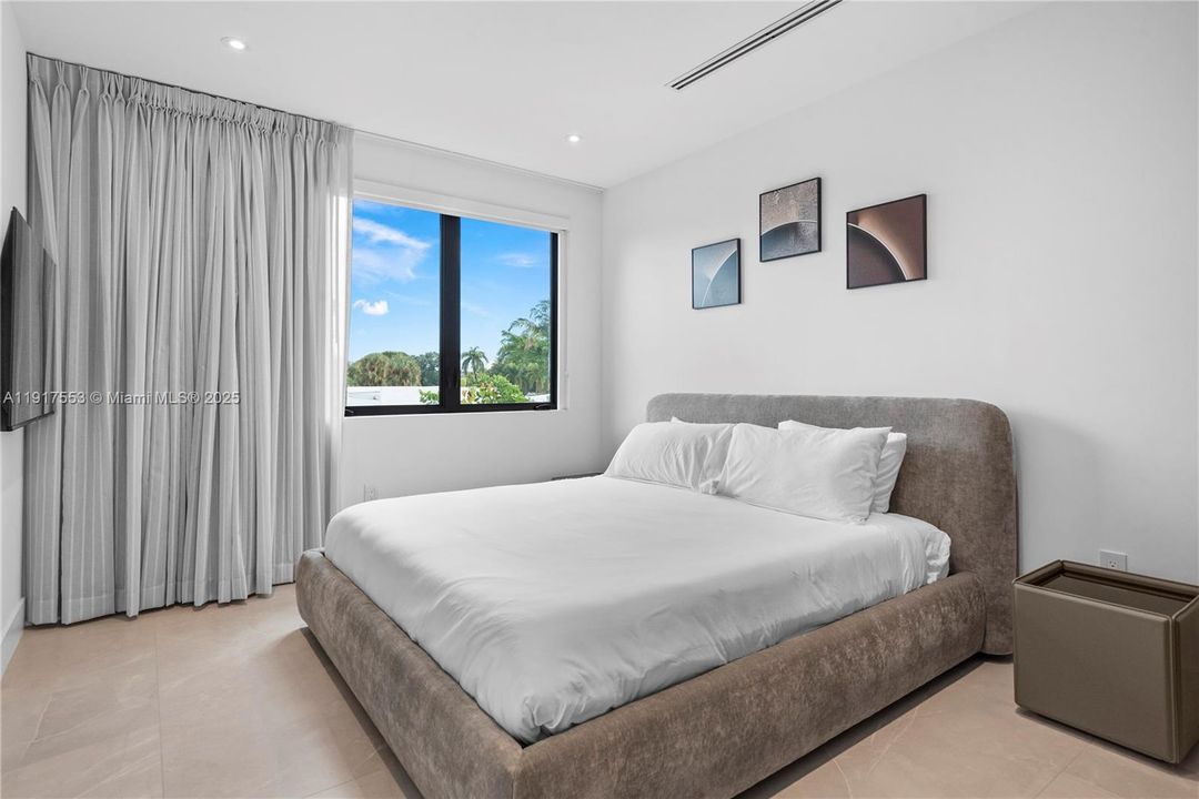 En Renta: $50,000 (9 camas, 9 baños, 5123 Pies cuadrados)