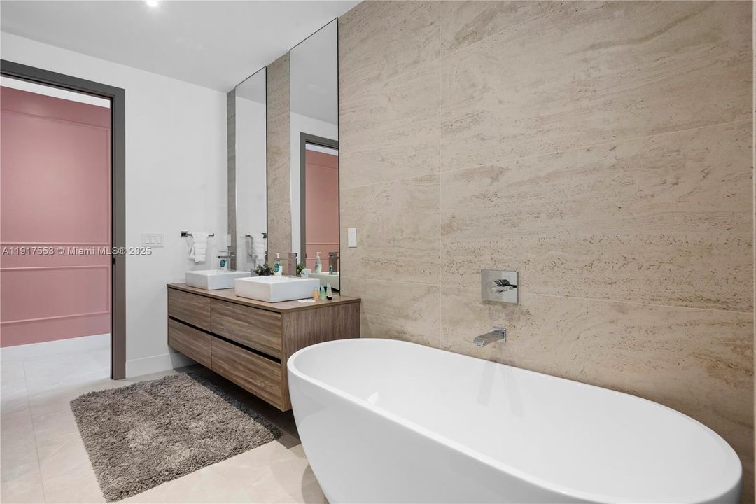 En Renta: $50,000 (9 camas, 9 baños, 5123 Pies cuadrados)