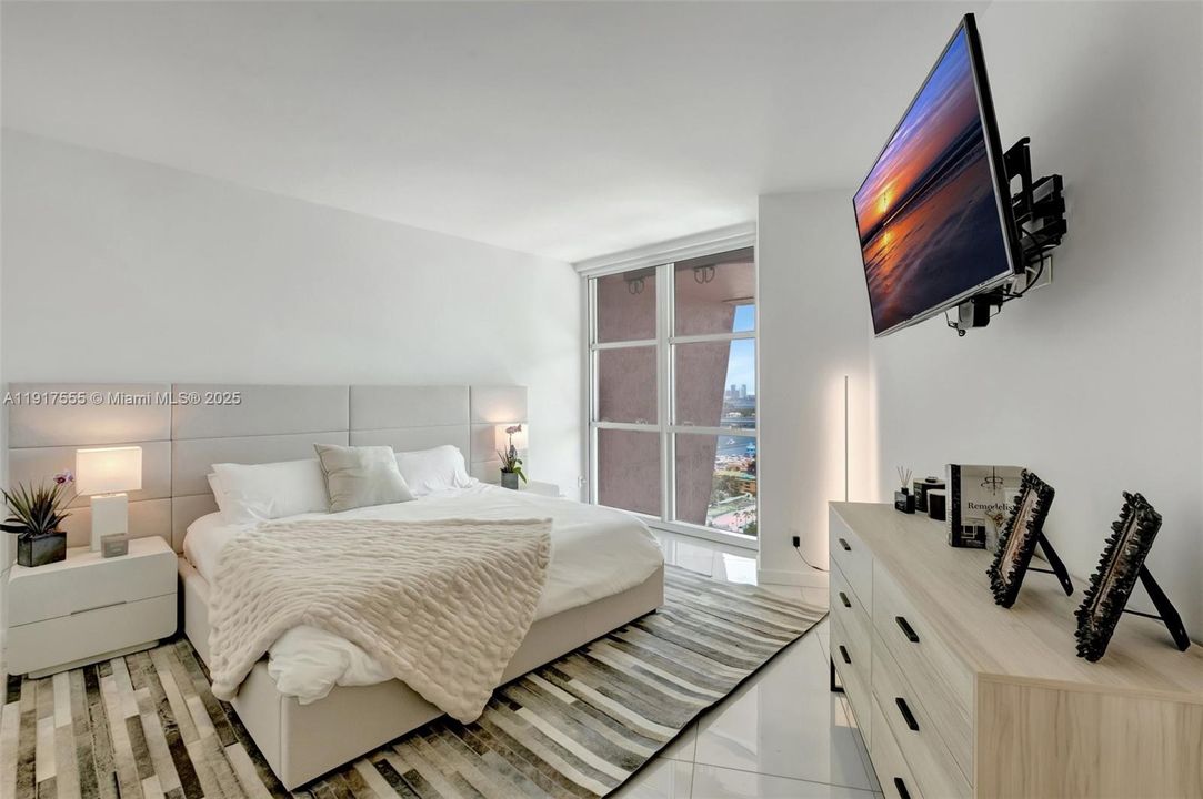 For Rent: $19,000 (3 beds, 2 baths, 2040 Square Feet)