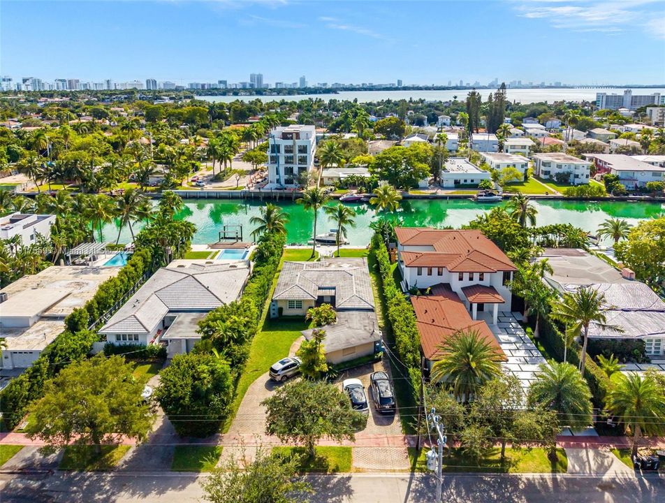 For Sale: $3,400,000 (2 beds, 2 baths, 1763 Square Feet)