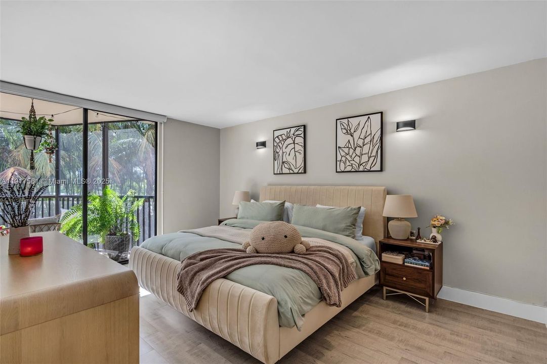 For Sale: $239,000 (1 beds, 1 baths, 1000 Square Feet)