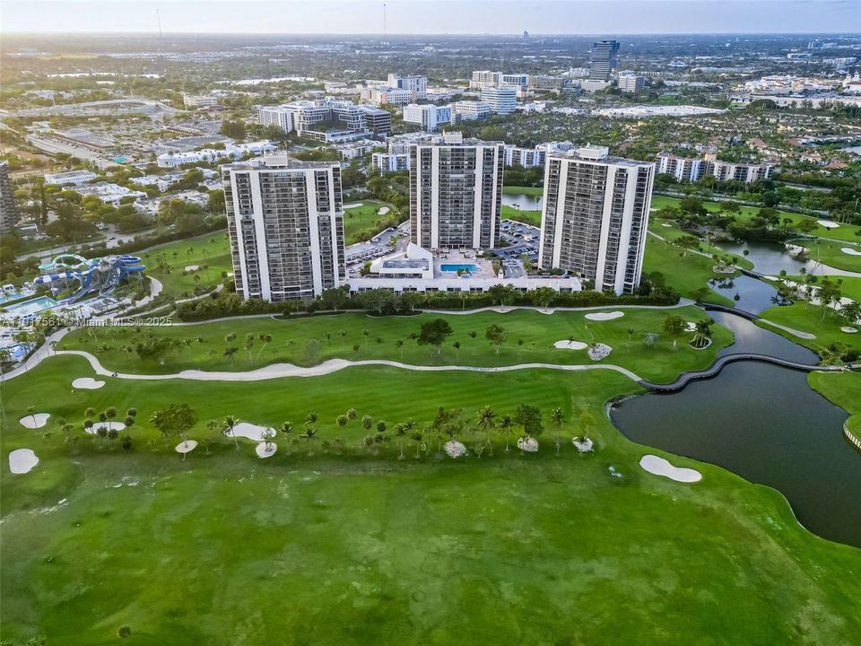 For Sale: $239,000 (1 beds, 1 baths, 1000 Square Feet)