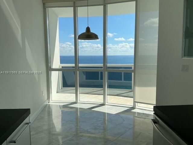 Active With Contract: $6,200 (2 beds, 2 baths, 1324 Square Feet)