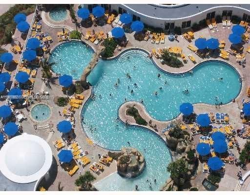 Active With Contract: $6,200 (2 beds, 2 baths, 1324 Square Feet)