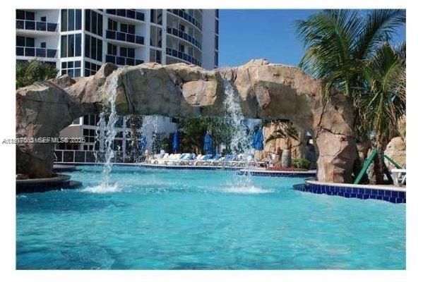 Active With Contract: $6,200 (2 beds, 2 baths, 1324 Square Feet)