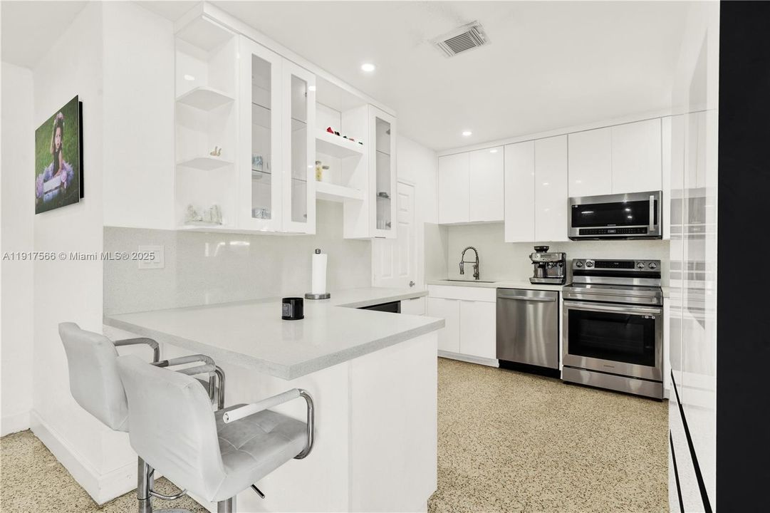 待售: $679,000 (3 贝兹, 2 浴室, 1174 平方英尺)