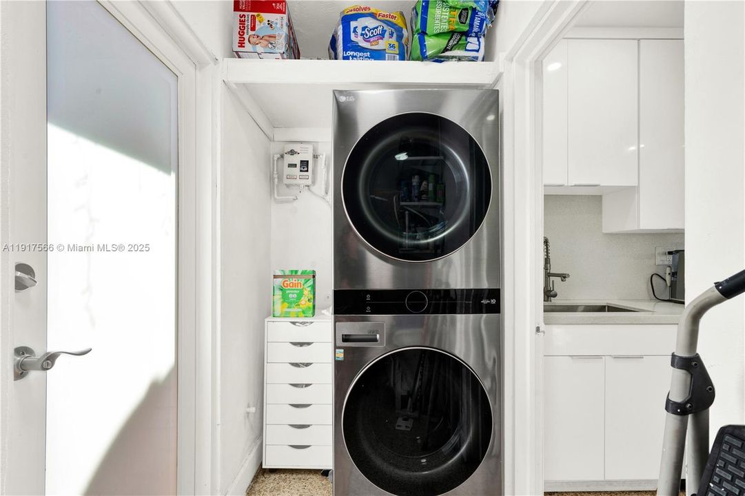 待售: $679,000 (3 贝兹, 2 浴室, 1174 平方英尺)