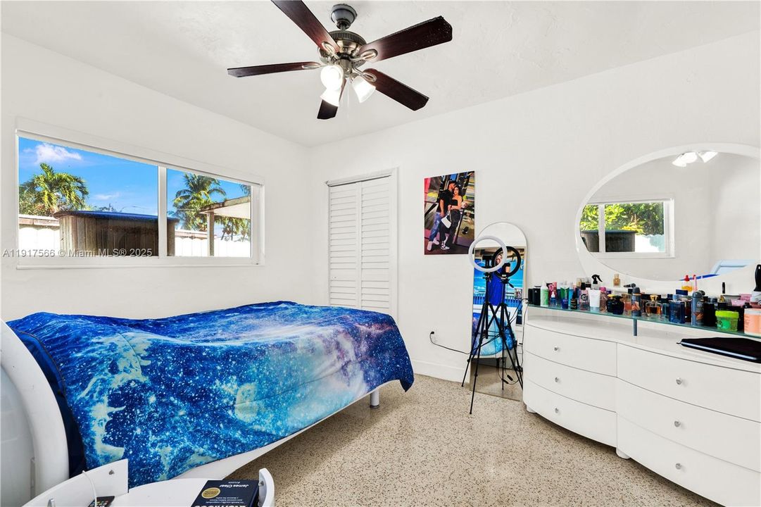 待售: $679,000 (3 贝兹, 2 浴室, 1174 平方英尺)