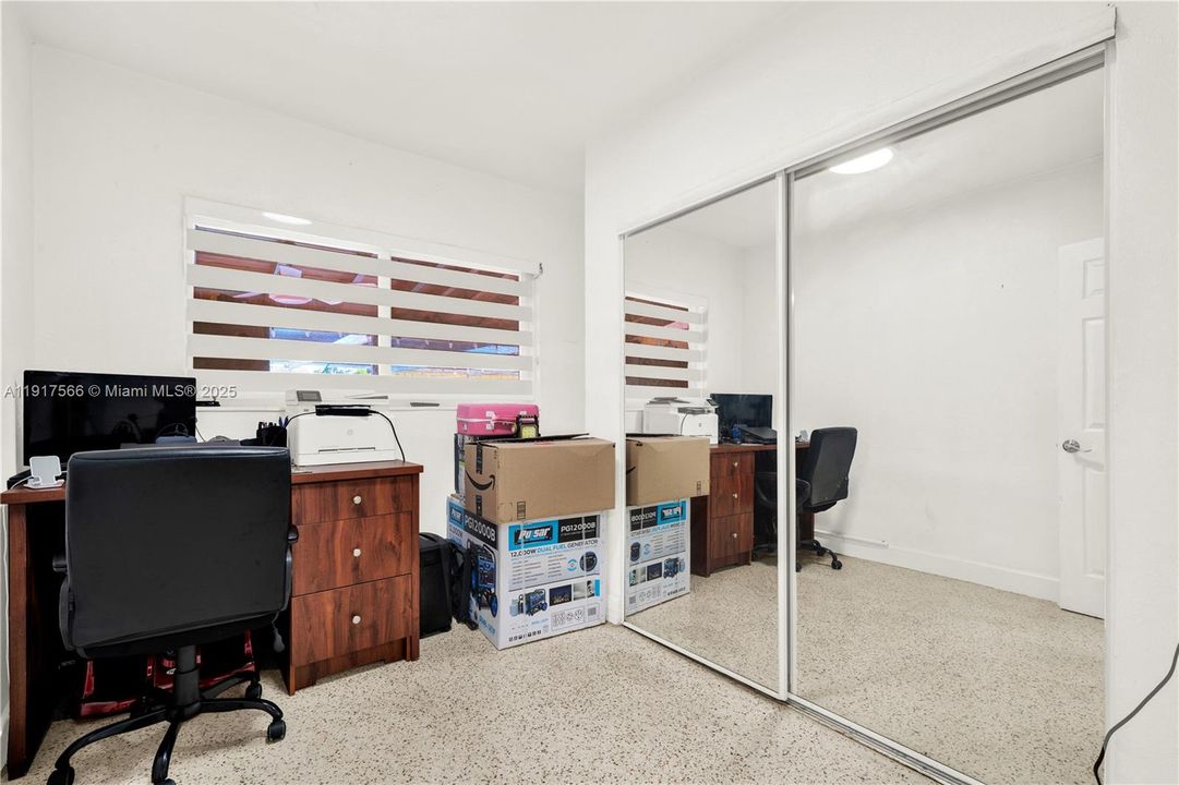 待售: $679,000 (3 贝兹, 2 浴室, 1174 平方英尺)