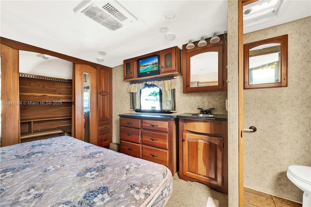 待售: $679,000 (3 贝兹, 2 浴室, 1174 平方英尺)