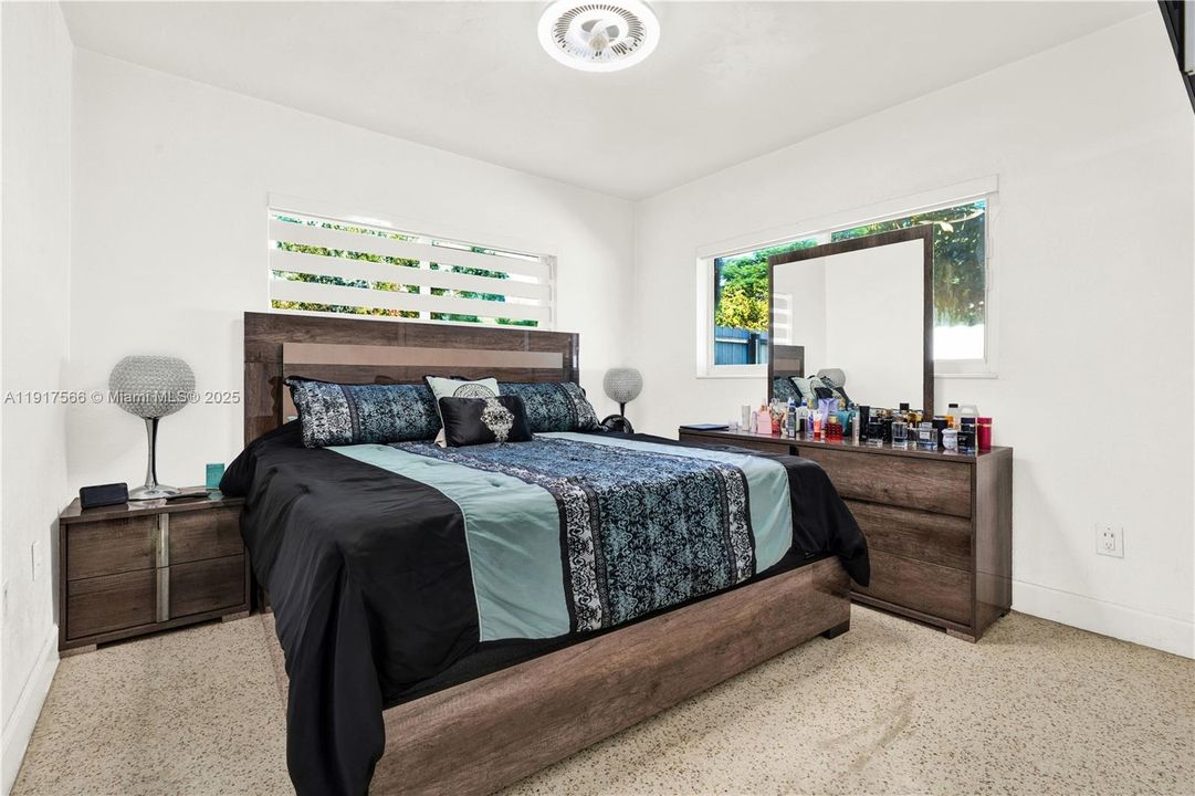 待售: $679,000 (3 贝兹, 2 浴室, 1174 平方英尺)