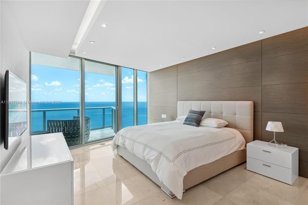 Active With Contract: $9,000 (3 beds, 3 baths, 1479 Square Feet)