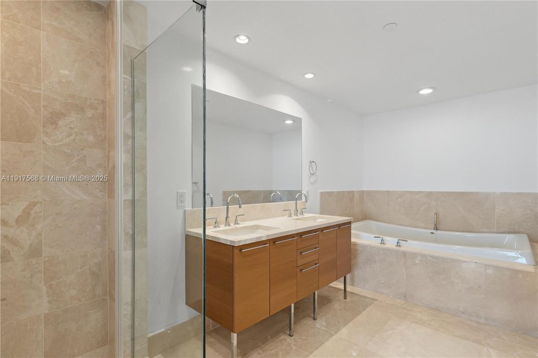 Active With Contract: $9,000 (3 beds, 3 baths, 1479 Square Feet)