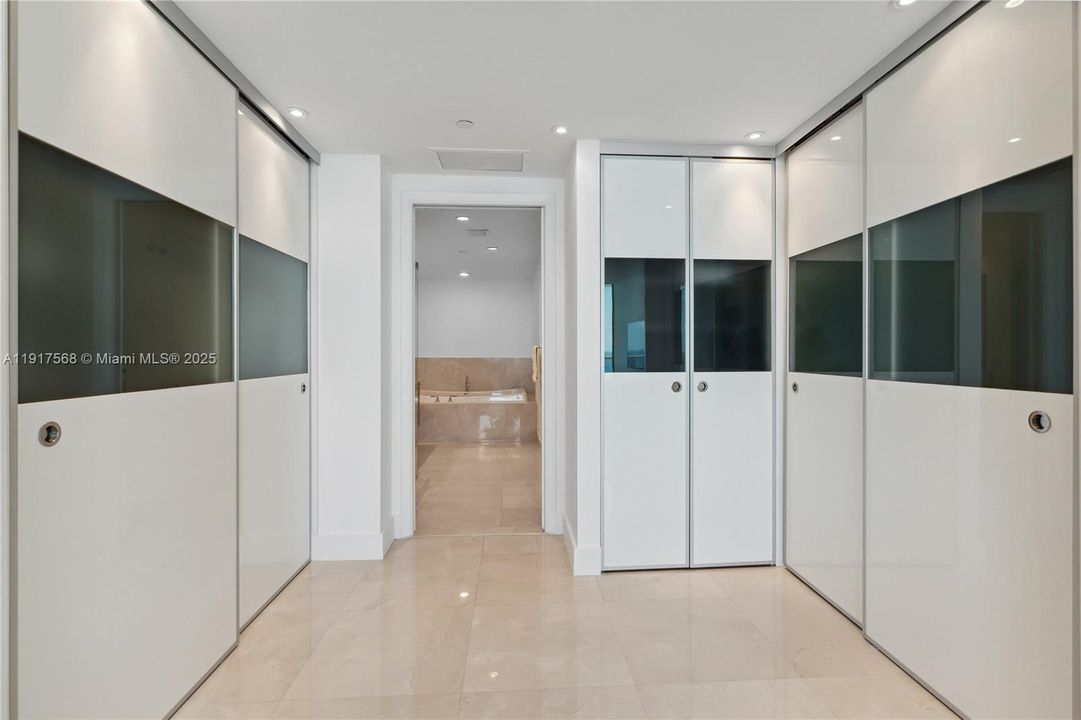 Active With Contract: $9,000 (3 beds, 3 baths, 1479 Square Feet)