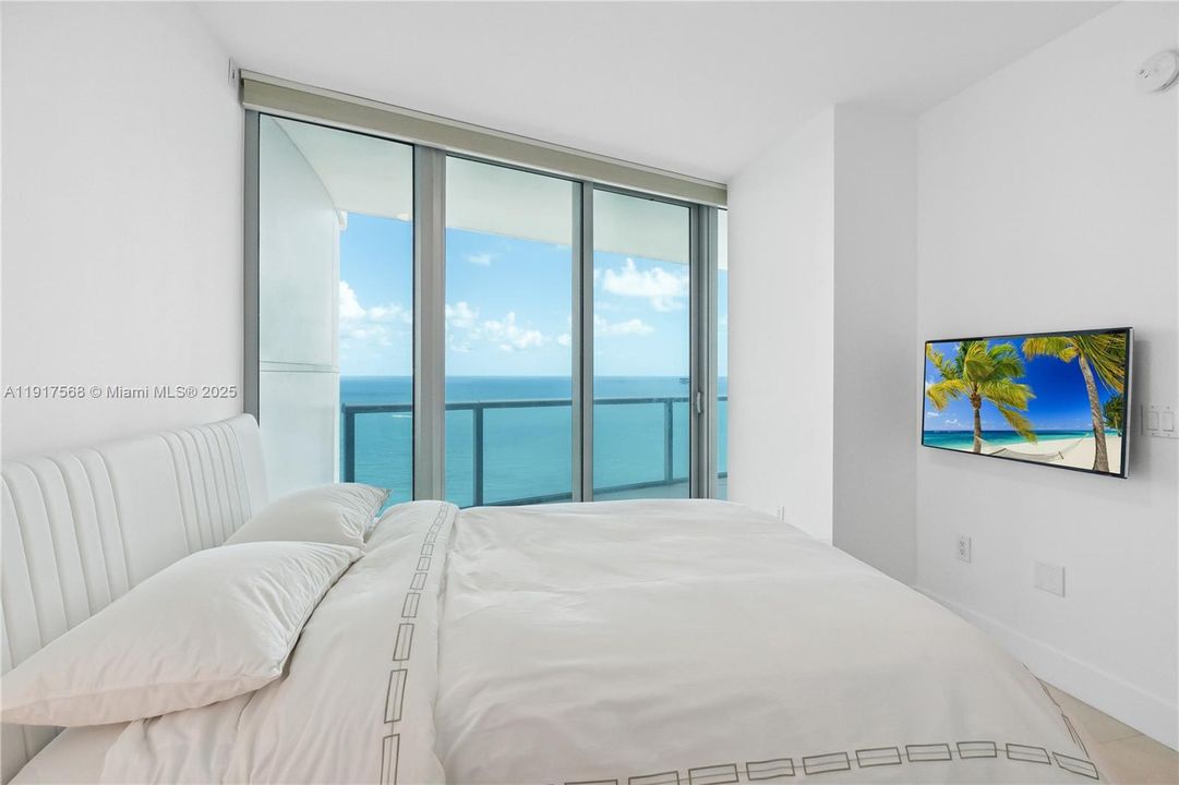 Active With Contract: $9,000 (3 beds, 3 baths, 1479 Square Feet)