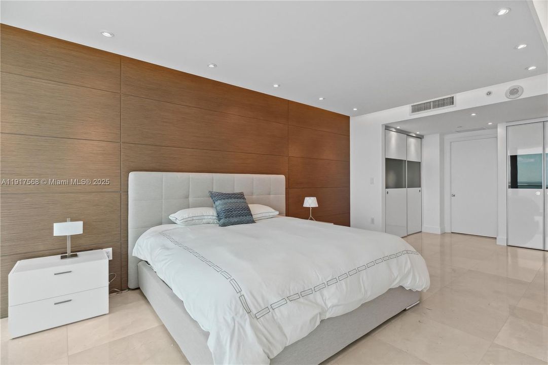 Active With Contract: $9,000 (3 beds, 3 baths, 1479 Square Feet)