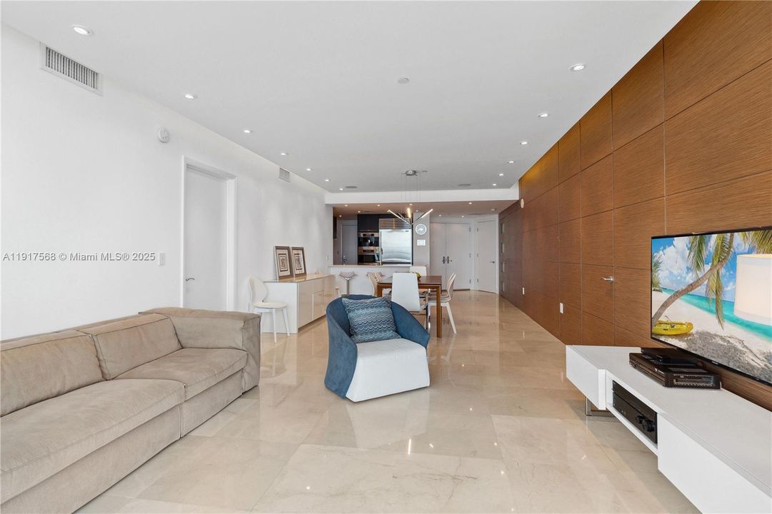 Active With Contract: $9,000 (3 beds, 3 baths, 1479 Square Feet)