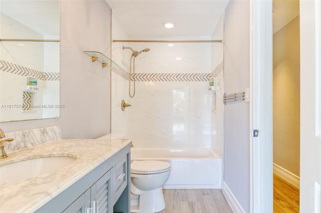 For Sale: $559,900 (3 beds, 2 baths, 1355 Square Feet)