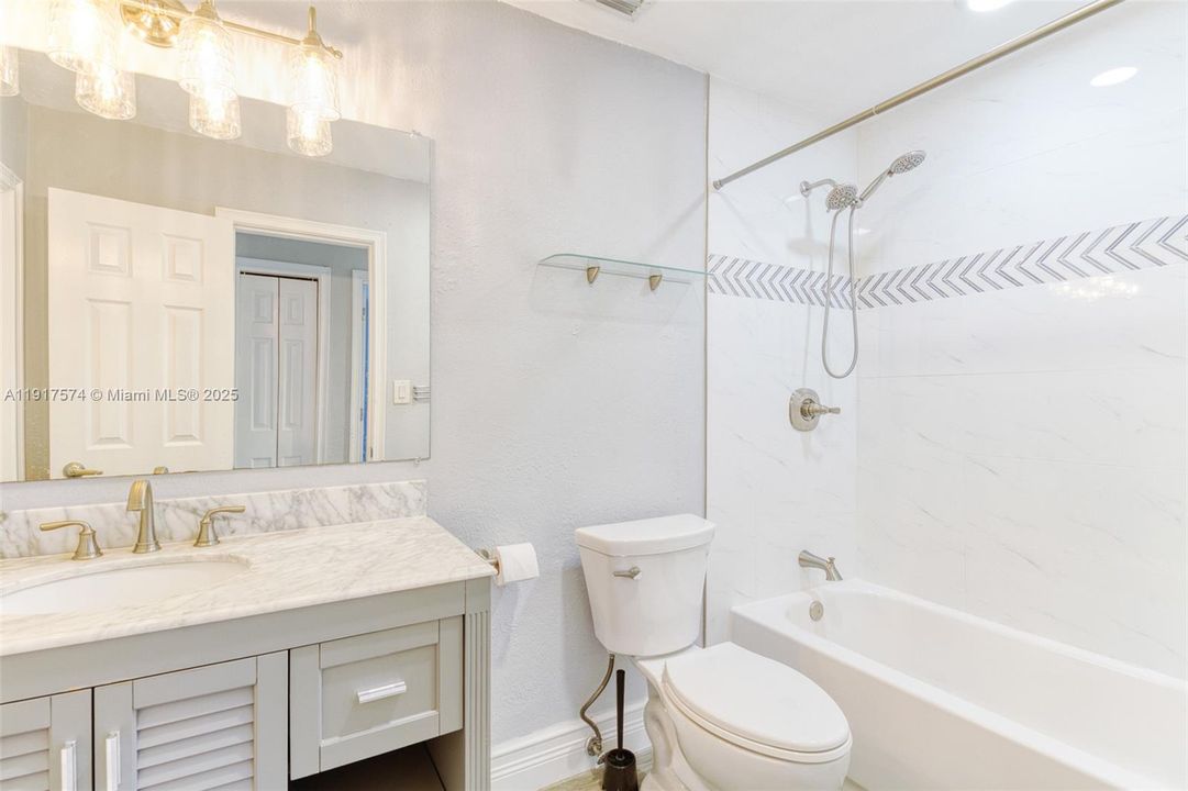 For Sale: $559,900 (3 beds, 2 baths, 1355 Square Feet)