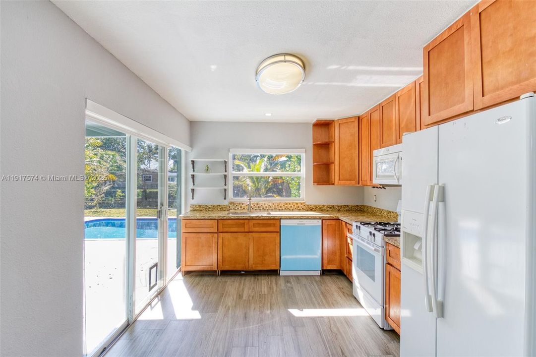 For Sale: $559,900 (3 beds, 2 baths, 1355 Square Feet)