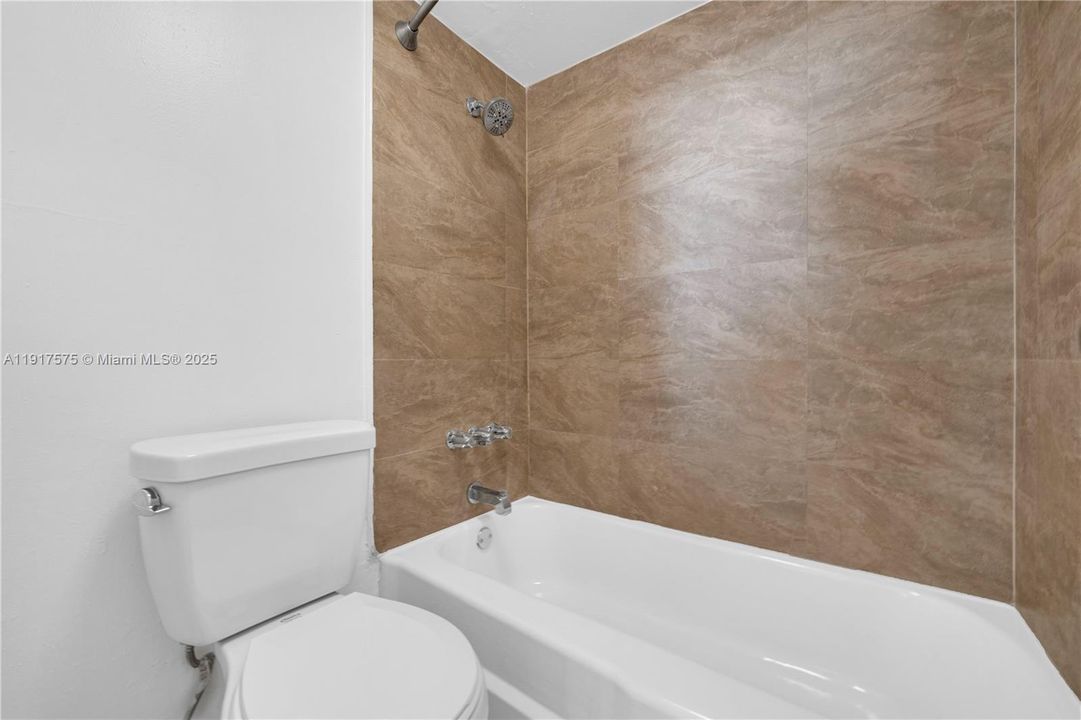 En Venta: $230,000 (1 camas, 1 baños, 806 Pies cuadrados)