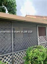 For Sale: $325,000 (2 beds, 2 baths, 1026 Square Feet)