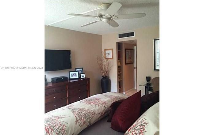 待售: $204,000 (1 贝兹, 1 浴室, 741 平方英尺)